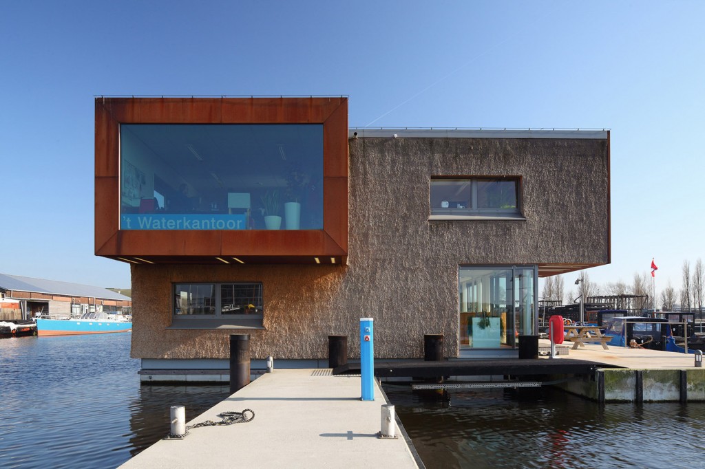 20150321_floating-office-for-waternet-attika-architekten_attika-waternet_